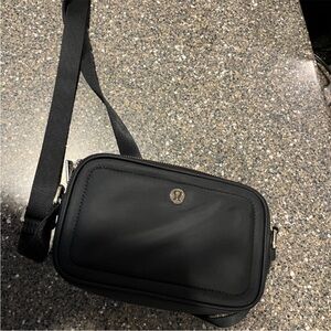 Lululemon like new crossbody